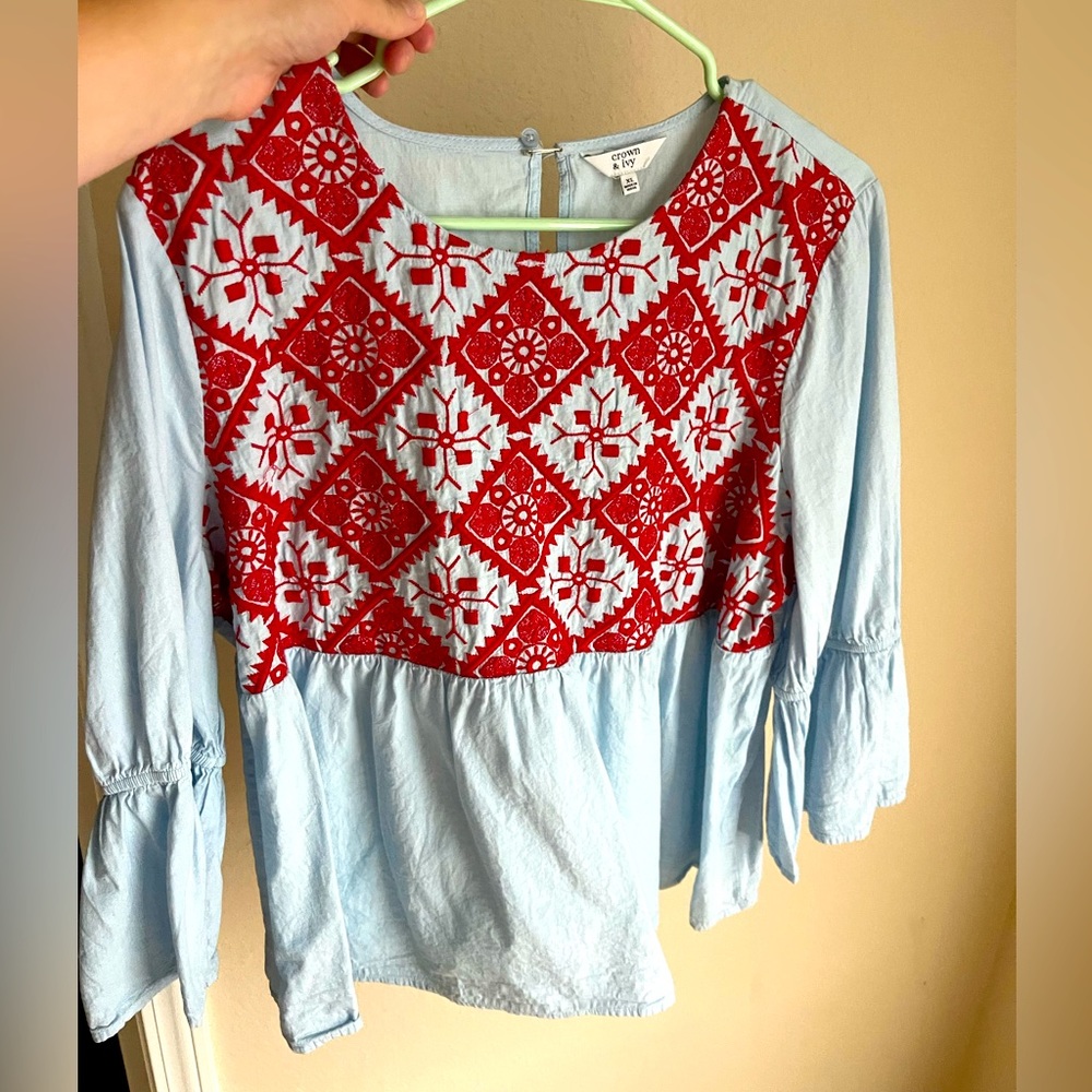 Crown & Ivy Embroidered Blouse! Perfect for nights out on the town!! Size XL